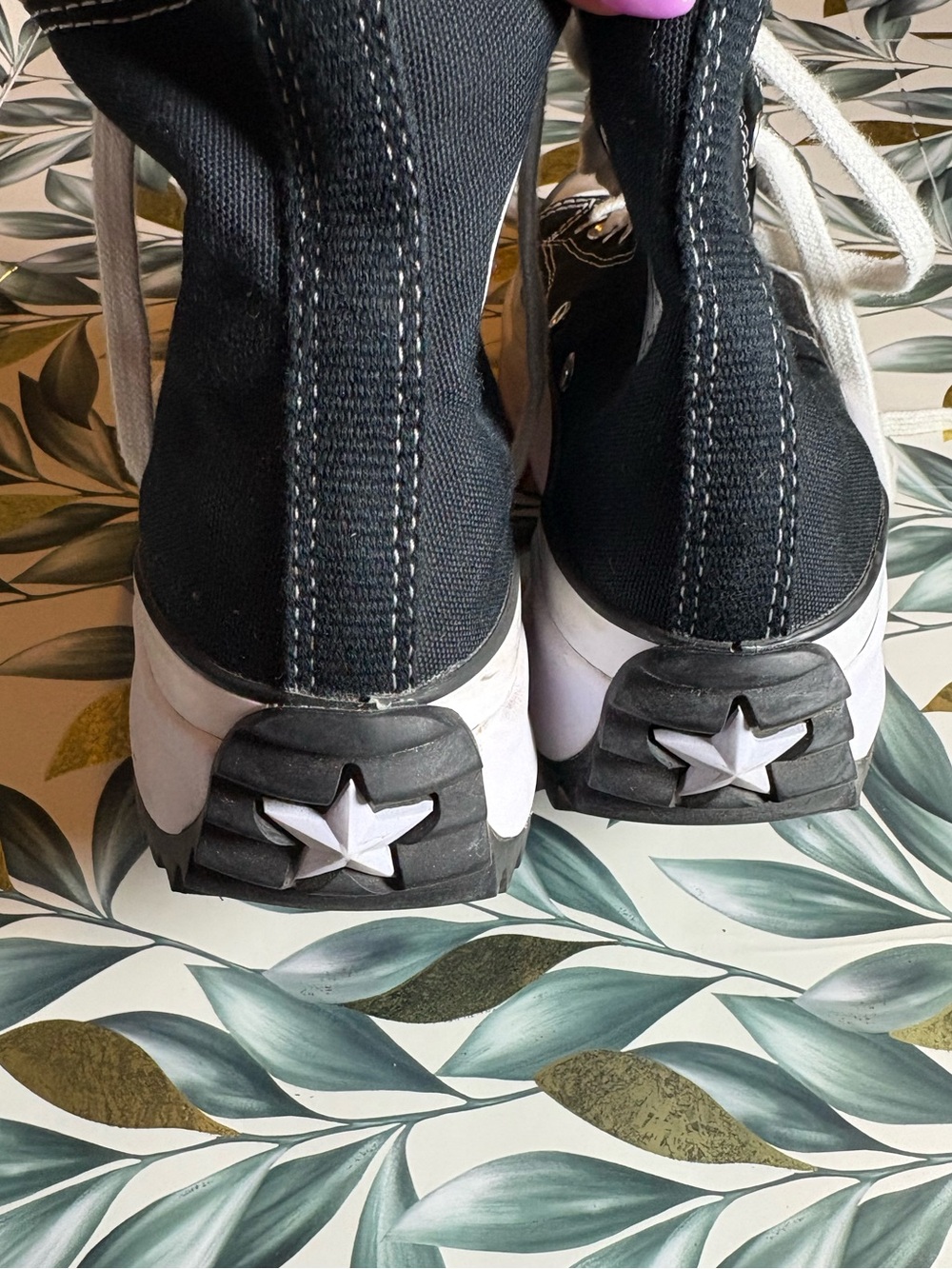 Converse Black & White Women 8.5/ Men’s  7Platform Run Star High-Top Sneaker - Picture 3 of 6